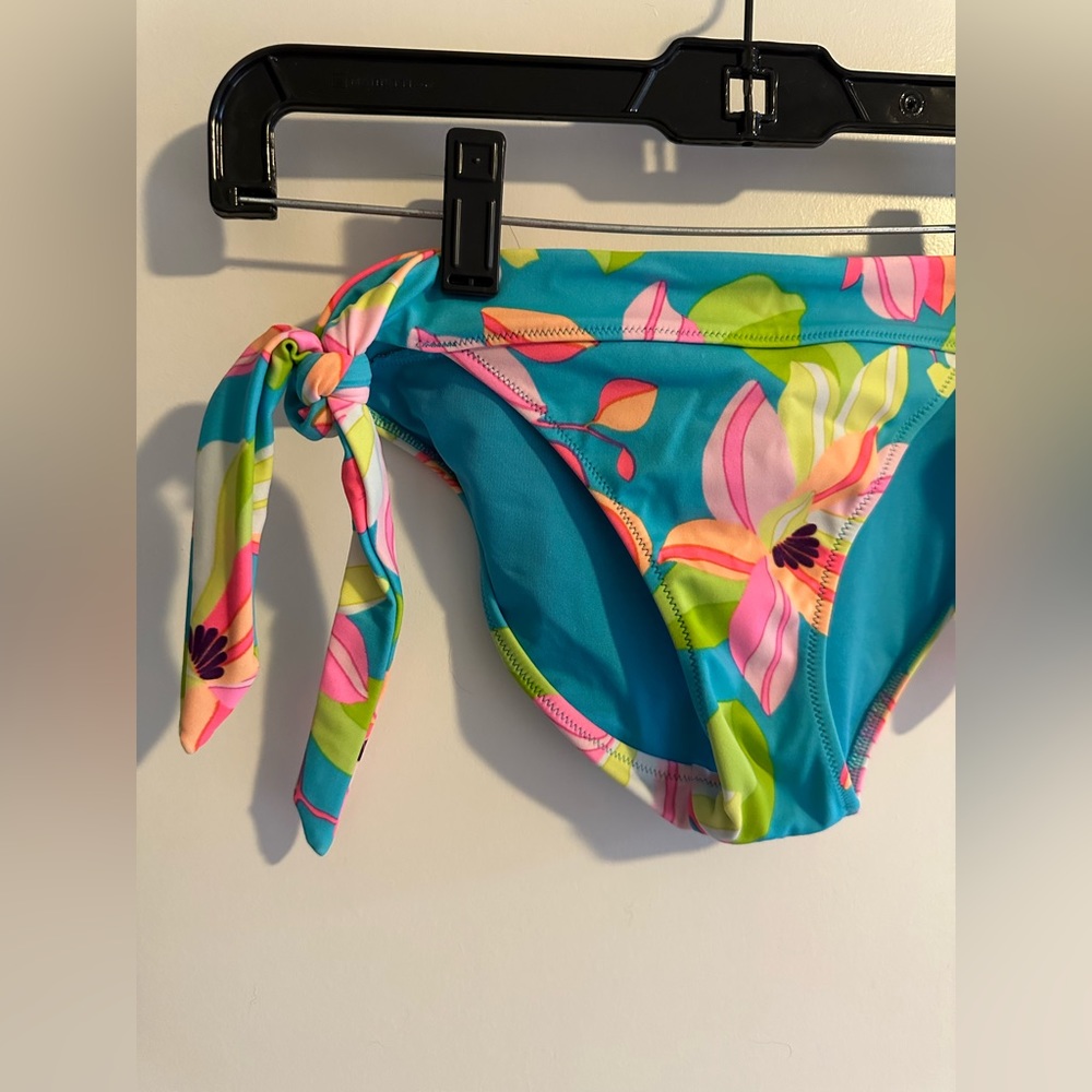 Victoria’s Secret Small Tropical Floral Bikini Bottom